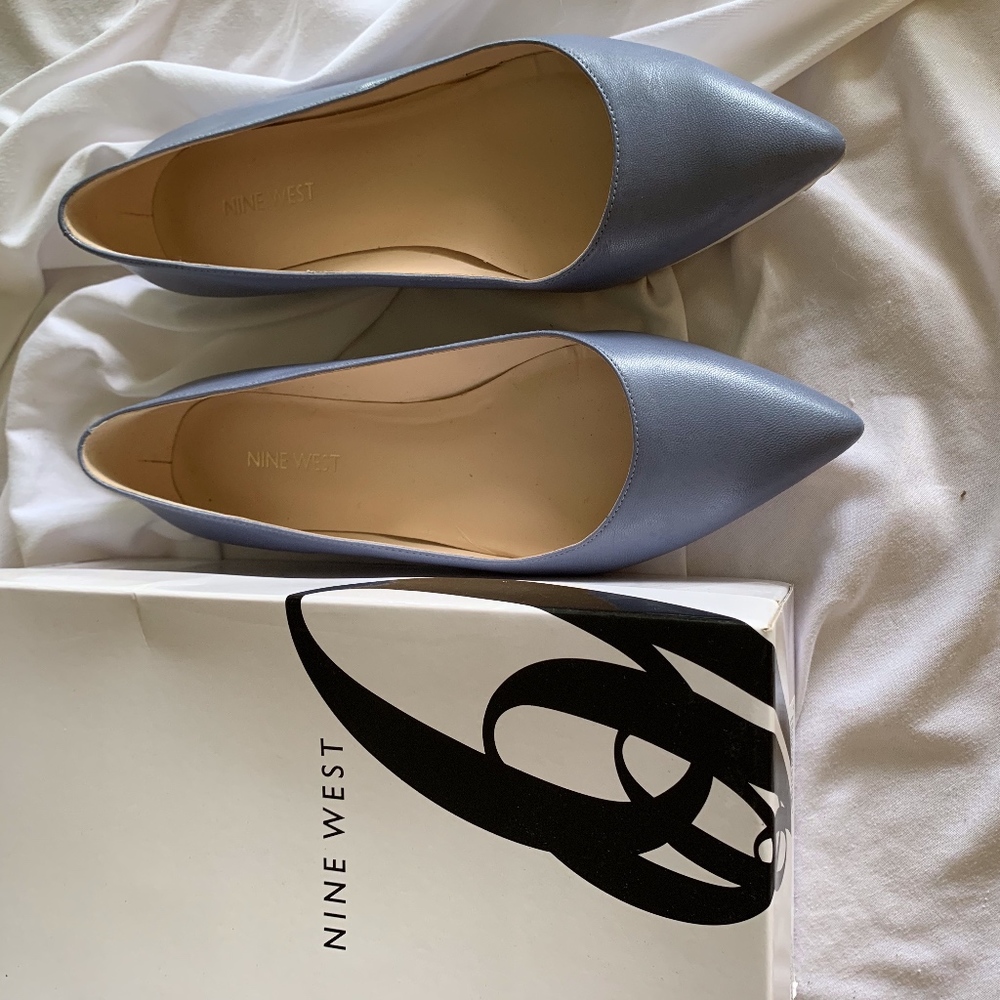 Blue leather Nine West flats